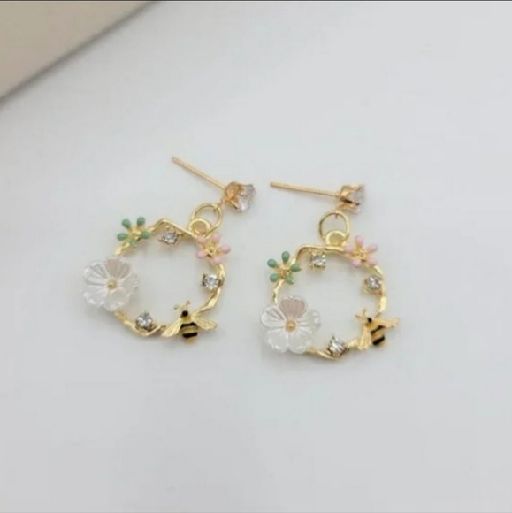 Sweet Honeybee Cherry Blossom Dangle Hoop Earrings, dainty gold tone - Picture 4 of 5
